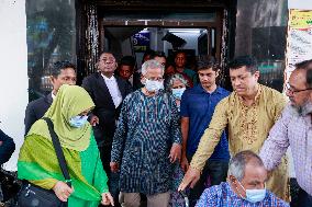 Nobel Peace Prize Winner Muhammad Yunus Leaves Court - Dhaka