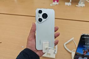 Huawei Newly Released Pura70 Mobile Phone