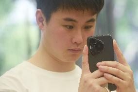 Huawei Released Pura70 Mobile Phone