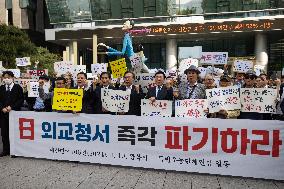 Independence Movement Organizations Demand The Destruction Of Japanese Diplomatic Bluebook