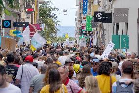 Canary Islands demonstrates against the tourism model