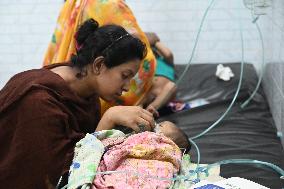 Child Suffer From Pneumonia In Dhaka.