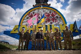 Zelensky Visits Donetsk Region