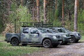 Mobile air defense groups receive pickup trucks for drone hunting in Kyiv