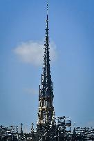 Notre Dame de Paris spire FA
