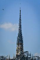 Notre Dame de Paris spire FA