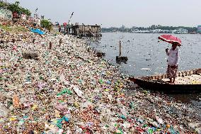 River Buriganga Pollution - Dhaka