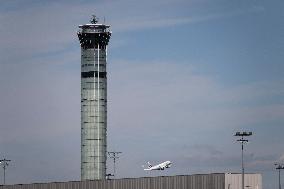 Flights Set To Be Cancelled Due To Air Traffic Strike - Paris