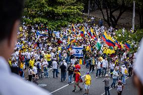 Colombians Potest Against Gustavo Petro's Government