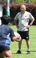 Rugby: Jones holds rugby clinic for college students