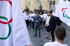 Olympics Flag Tour At The Hotel De Matignon - Paris