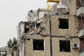 Dismantling sections of Dnipro apartment block destroyed by Russian missile