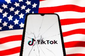TikTok - USA Photo Illustrations