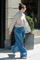 Jennifer Lopez Leaving Apartment - NYC