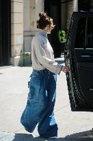 Jennifer Lopez Leaving Apartment - NYC
