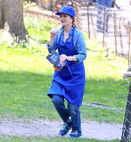 Drew Barrymore Recording Her TV Show - NYC