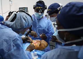 Face the Future surgeons operate Ukrainian soldiers in Ivano-Frankivsk