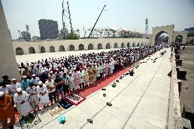 Muslims Offer Special Prayers For Rain - Dhaka