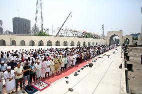 Muslims Offer Special Prayers For Rain - Dhaka