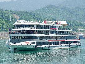 Yangtze River Three Gorges Tour in Yichang
