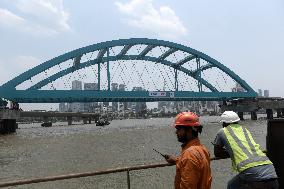 India's First Arch Bridge Installation In Mumbai