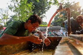 Bangladesh Swelters In Scorching Heat - Dhaka