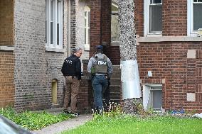 FBI, U.S. Marshals And Violent Crime Task Force Descend On Home In Chicago Illinois