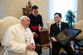 Pope Francis Receives Samsung Delegation - Vatican