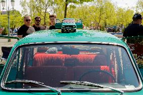 ROMANIA-BUCHAREST-VINTAGE CARS-SPRING PARADE