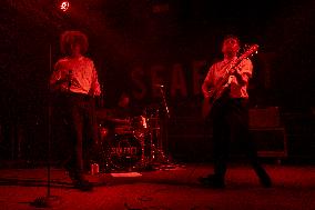 Seafret Performs Live In Italy
