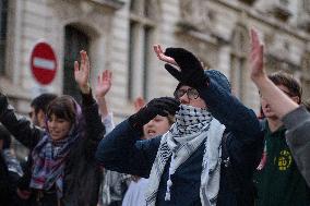 Students Disrupt Sorbonne University Over Gaza War - Paris