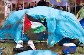 Students Set Up Anti-Israel Encampment - Montreal