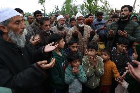 Hundreds Pray In Rafiabad Seeking End To Wet Spell In Kashmir