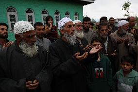 Hundreds Pray In Rafiabad Seeking End To Wet Spell In Kashmir