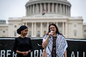 Psssover Seder for freedom on the U.S. Capitol lawn