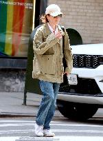 Julianne Moore Hanging Out - NYC
