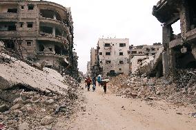 Streets Of Total Devastation In Khan Yunis - Gaza