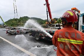 CHINA-GUANGDONG-ROAD CAVE-IN-ACCIDENT-RESCUE (CN)