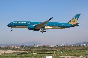 First flight of the Vietnam Airlines company to Barcelona