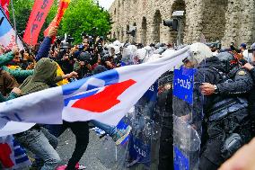 Police Attack May Day Demonstration In Istanbul