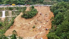CHINA-GUANGDONG-EXPRESSWAY-COLLAPSE-RESCUE (CN)