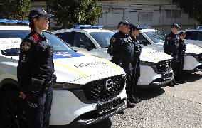 Ukrainian police get 13 cars from UN and France