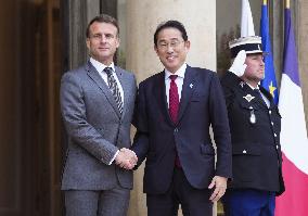 Kishida-Macron talks