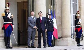 Kishida-Macron talks