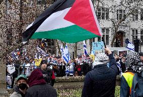 Jewish Pro-Palestinian Activists And Pro-Israel Demonstrators - Montreal