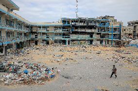 MIDEAST-GAZA-KHAN YOUNIS-UNRWA SCHOOL-DAMAGE
