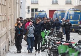 Gendarmes Evacuate Sciences Po - Paris