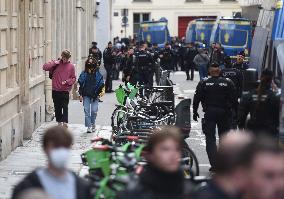 Gendarmes Evacuate Sciences Po - Paris