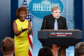 Mark Hamill joins White House Press Secretary Jean-Pierre for the daily press briefing in Washington