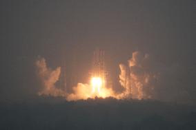 Chang 'e-6 Probe Launched